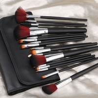 18Pcs Professional Makeup Brush Set Women Cosmetic Make Up Brush Kit Foundation Brush Powder Brush Blush Brush with Black Bag