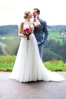 Elegant Crew Neck Tulle Aline Wedding Dress Sweetheart Lace Appliques Bridal Dress
