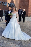 Elegant Long Sleeves White Aline Wedding Dresses with Lace Appliques