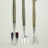 Long-reach Hand Trowel