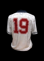 Paul Gascoigne Signed 1990 England World Cup shirt. - Unframed + £0.00