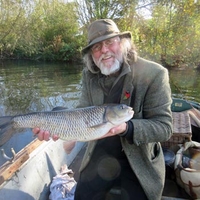 Exclusive River Thames Fishing Day