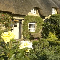 Romantic Thatched Cottage Break