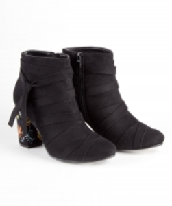 Creative Embroidered Boots