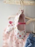 Ballerina Pram Shoes for Baby Girls white light all over printed