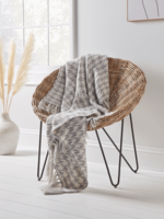 Grey & Cream Houndstooth Throw